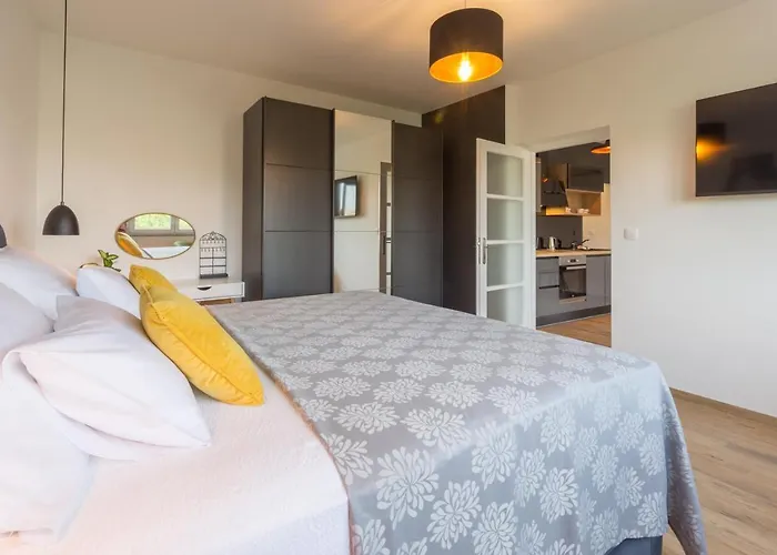 Sylvia Center * 풀라