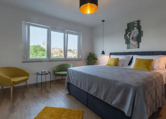 Sylvia Center 풀라