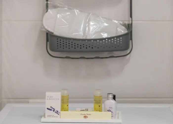 Sylvia Center 아파트 *