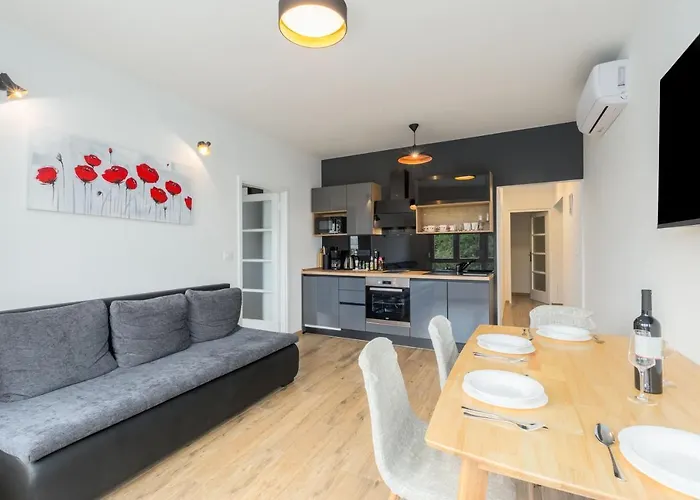 아파트 Sylvia Center 풀라