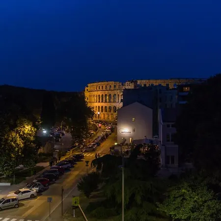 Sylvia Center アパート *